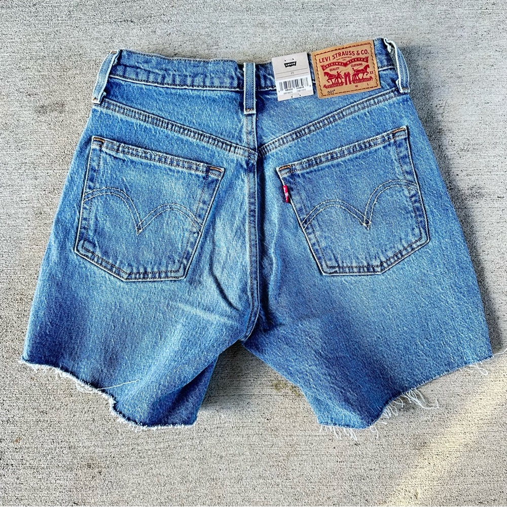 New With Tags Levi’s 501 Buttonfly Denim Shorts